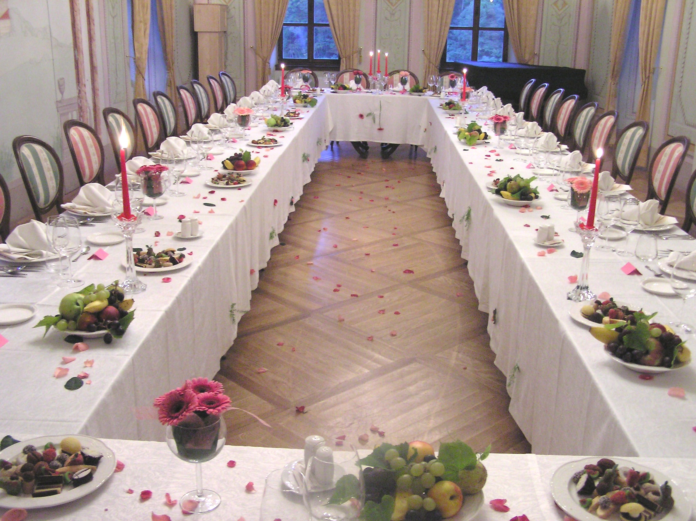 Poročni obed v veliki slavnostni dvorani_ Dvorec Strmol, Rogatec