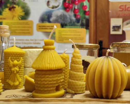 Čebelarska delavnica - delavnica, izdelava svečk iz voska - počitniška ustvarjalnica @ Muzej na prostem Rogatec | Šmarje pri Jelšah | Slovenija