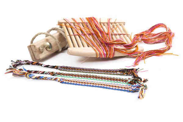 Tkalska delavnica – tkanje zapestnice @ Rokodelski center Rogatec, Dvorec Strmol