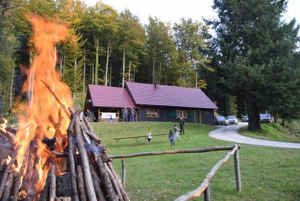 Tradicionalno mednarodno in meddružinsko tekmovanje v streljanju na glinaste golobe @ Kosarjeva koča na Belincu