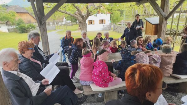 Vse slovensko petje s srci - medgeneracijsko srečanje v muzeju @ Muzej na prostem Rogatec
