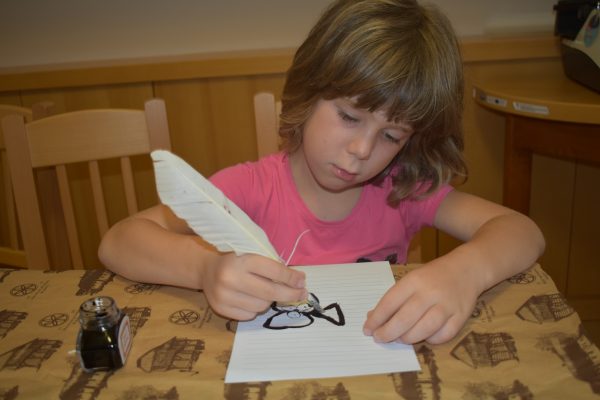 Pišemo z gosjim peresom, delavnica @ Muzej na prostem Rogatec